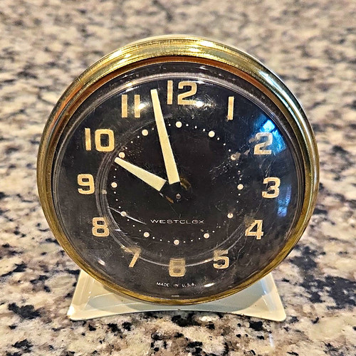 Westclox analog alarm clock - alarm,