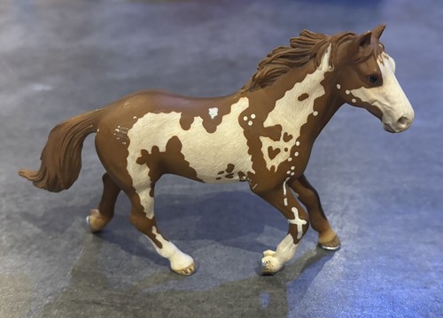 Schleich brown white - schleich, pinto