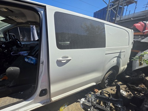Vauxhall vivaro crew van - vauxhall,
