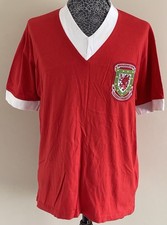 Wales Retro Football Shirt  No 9 On Back Size UK Large
