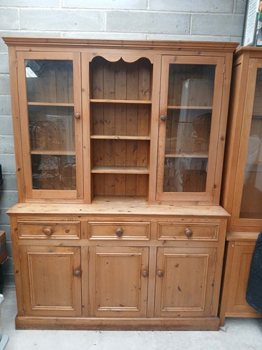 Vintage farmhouse pine welsh - vintage,