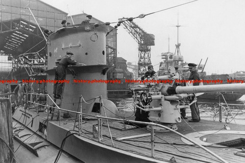 F009722 launch boat - launch, of
