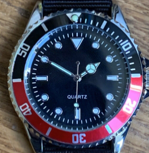 Black red dive style watch - &,