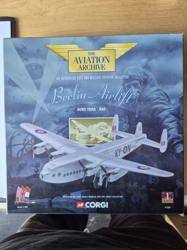 Corgi 47205 plane raf avro - corgi,