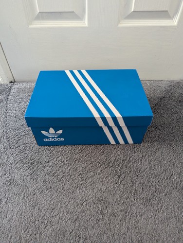 Empty adidas - empty, 00s)