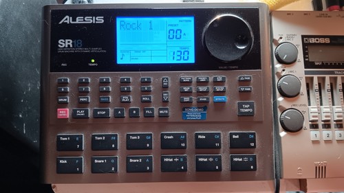 Alesis sr18 drum machine - sr18,