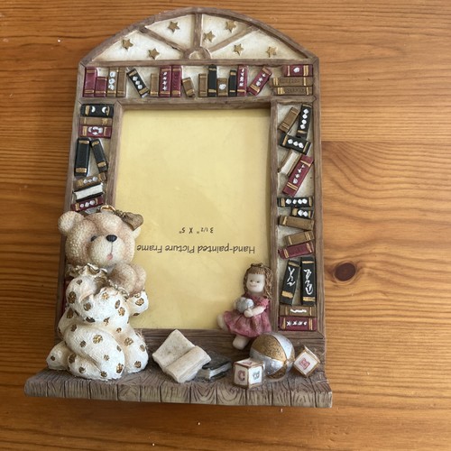 Teddy bear library photo - bear, frame