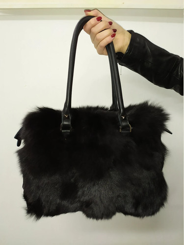 Real fox and mink - mink, shoulder