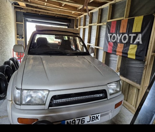 Breaking 1996 toyota hilux - breaking,