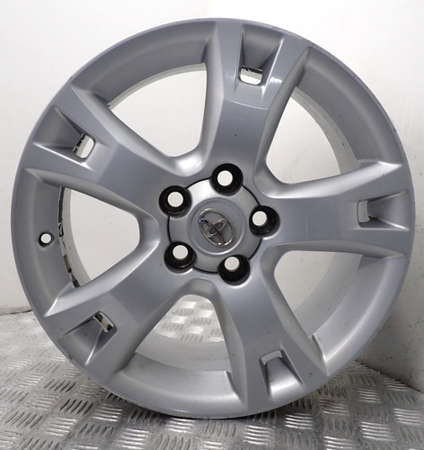 Toyota rav4 silver alloy - 17'',