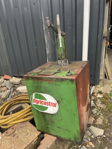 Vintage castrol oil - castrol, pump