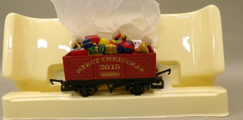 Hornby r6932 plank wagon - r6932, 7