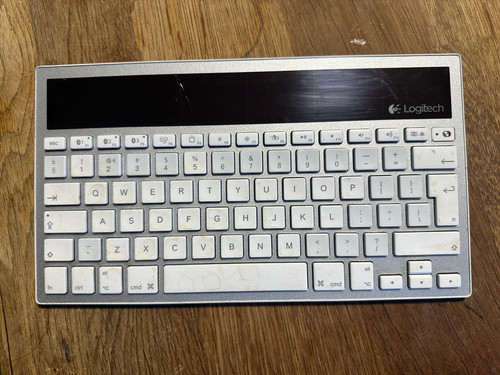 Logitech k760 bluetooth - logitech,