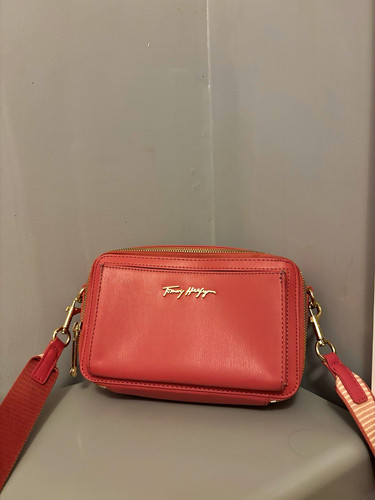 Tommy hilfiger pink crossbody - pink,