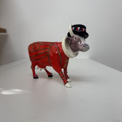 Large cow parade beefeater - cow,