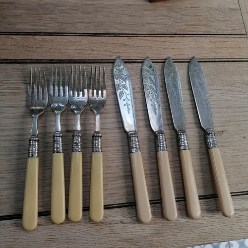 Fish knives and forks - knives,
