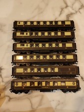 Rake of Hornby Pullman coaches
