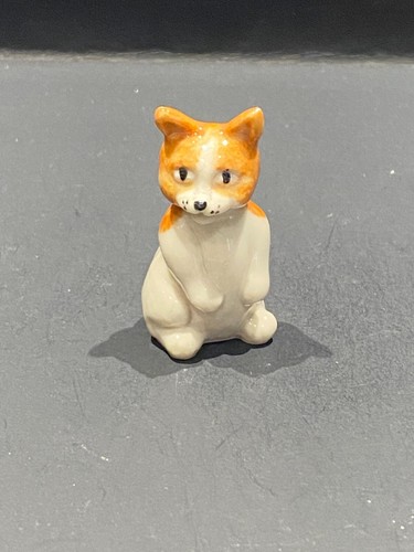 Wade whimsie sitting cat - wade,