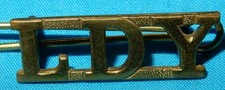 LDY LEICESTERSHIRE & DERBYSHIRE YEOMANRY BRASS SHOULDER TITLE BADGE GENUINE