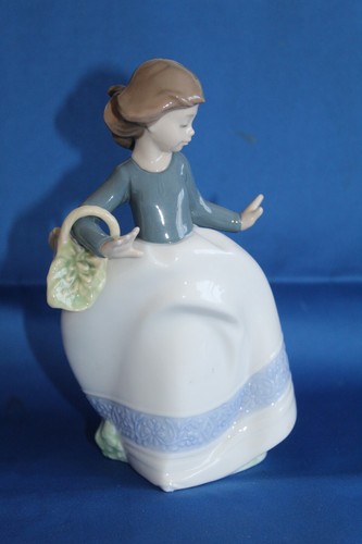 Nao lladro figure - nao,