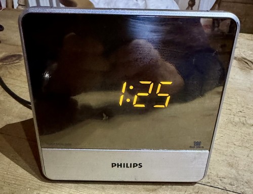 Philips alarm clock radio - alarm,
