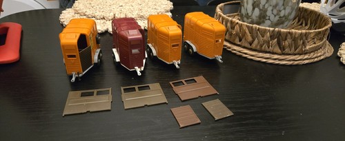 Britains bundle horse boxes - of,