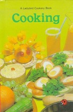 Peebles, Lynne; Photographs By John Moye : Cooking (A Ladybird Book) Great Value