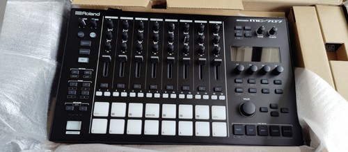 Roland 707 groovebox - roland, mc-707