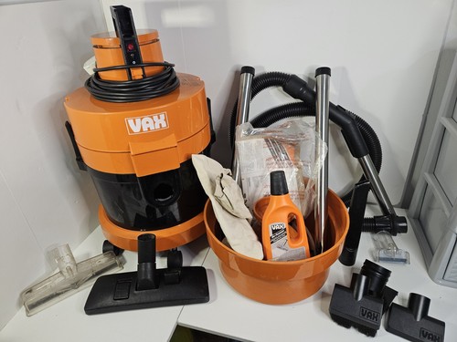 Vintage vax model - model, 121