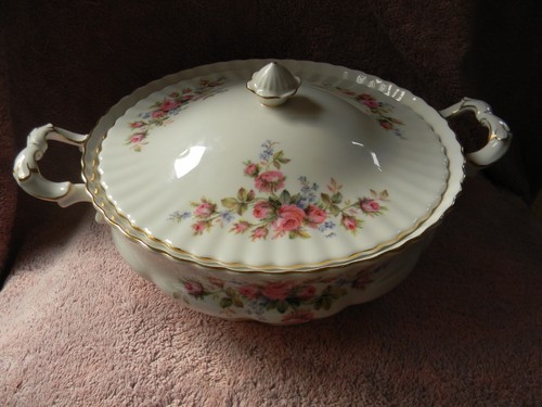 Royal albert moss rose covered - moss,