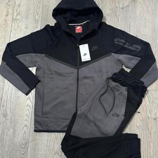 Men’s medium dark Grey And