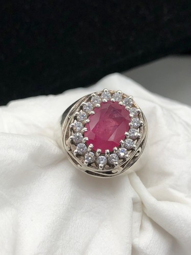 Natural ruby ring - ct,