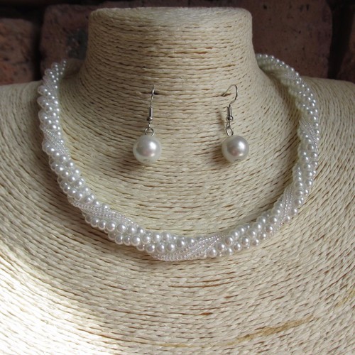 Elegant twisted glass pearl - twisted,
