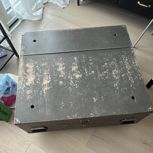 Grey industrial vintage - vintage, trunk