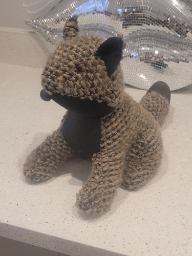 Knitted textured material - 10",