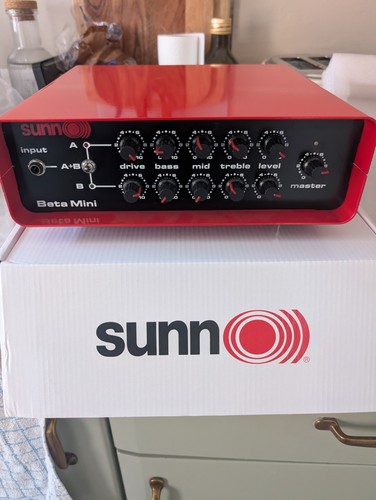 Sunn beta mini guitar and - mini, bass