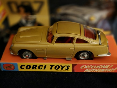 Corgi issue 261 - 261, bond