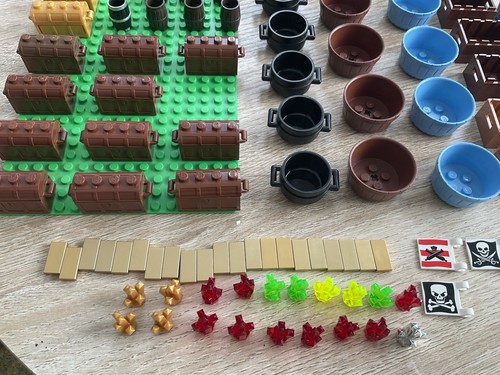 Lego barrel and chests gold - barrel,