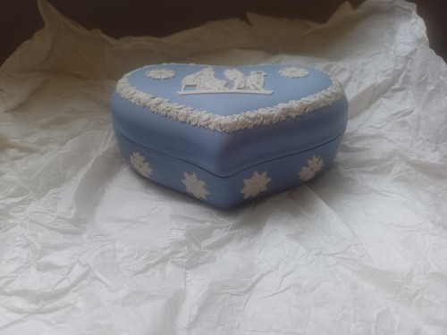 Wedgwood blue jasperware - blue,