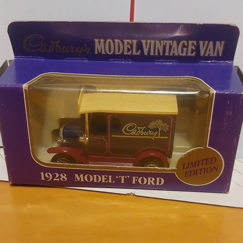 Lledo cadbury model vintage - lledo, cadbury's