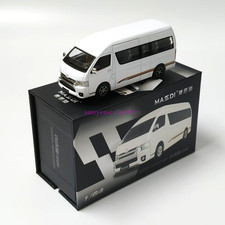 1/64 White HiAce H200 Alloy