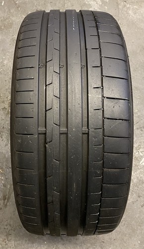 Tyre 235 35 19 - 235,