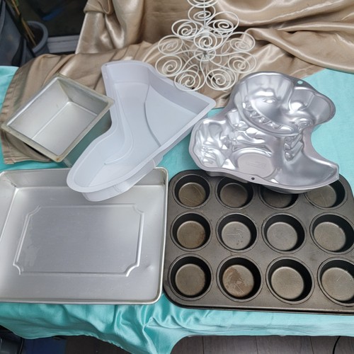 Cake tins novelty - novelty,