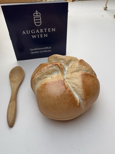 Augarten wein semmel - wein, butter