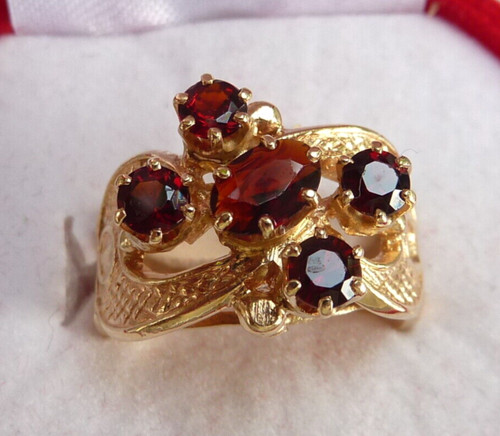 Vintage garnet cluster - ring,