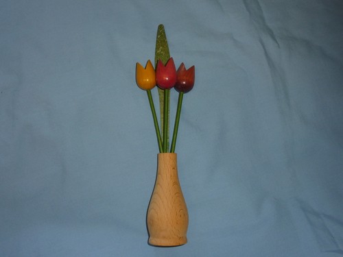 Wooden tulips vase 3 - tulips,