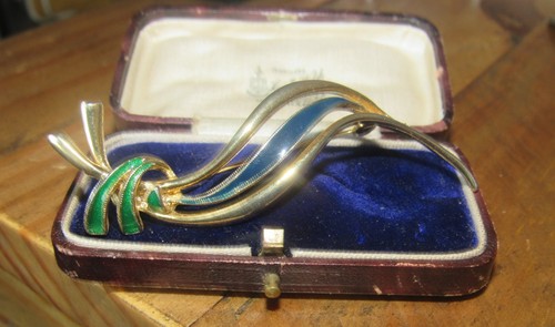 Elegant vintage sphinx - elegant, enamel