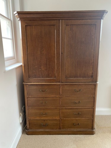 Linen press cupboard with