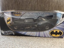 Hot Wheels Batmobile 1:18