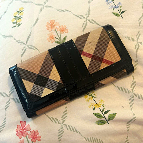 Burberry check long flap - burberry,